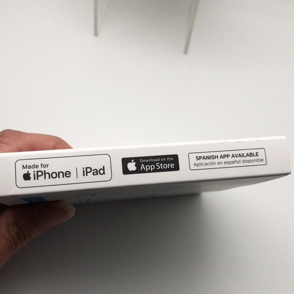 Square - Magstripe Reader with Lightning Connector - Glossy White New sealed - Picture 8 of 9